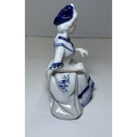 Vintage Victorian/Colonial Couple Playing Music Figurine White/Blue (3 Pc Set) - Picture 5 of 13